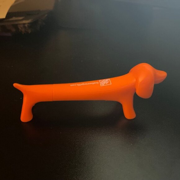 VS PINK DAUSCHUND WEINER DOG CREW SOCKS 2 pack, NWT FREE WEINER DOG PEN - Picture 3 of 4